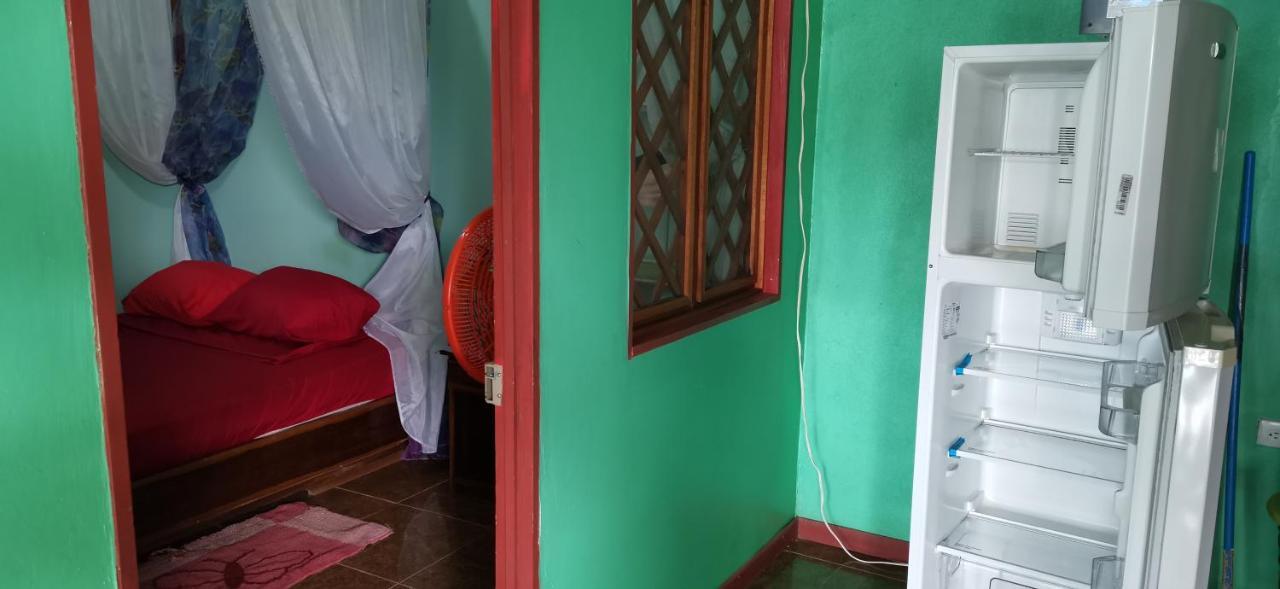 Cabinas Mitchaelle'S Puerto Viejo de Talamanca Exterior foto