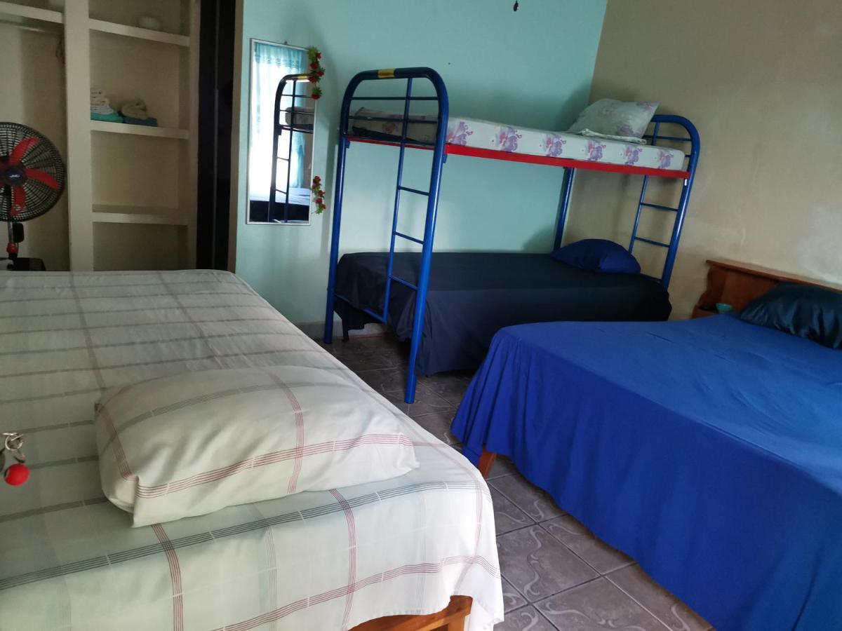 Cabinas Mitchaelle'S Puerto Viejo de Talamanca Exterior foto